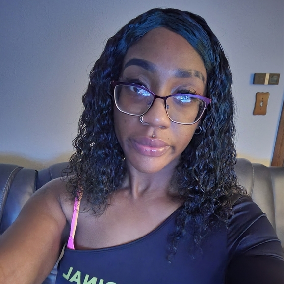 Meet your Posher, Katrina - Picture 2 of 3